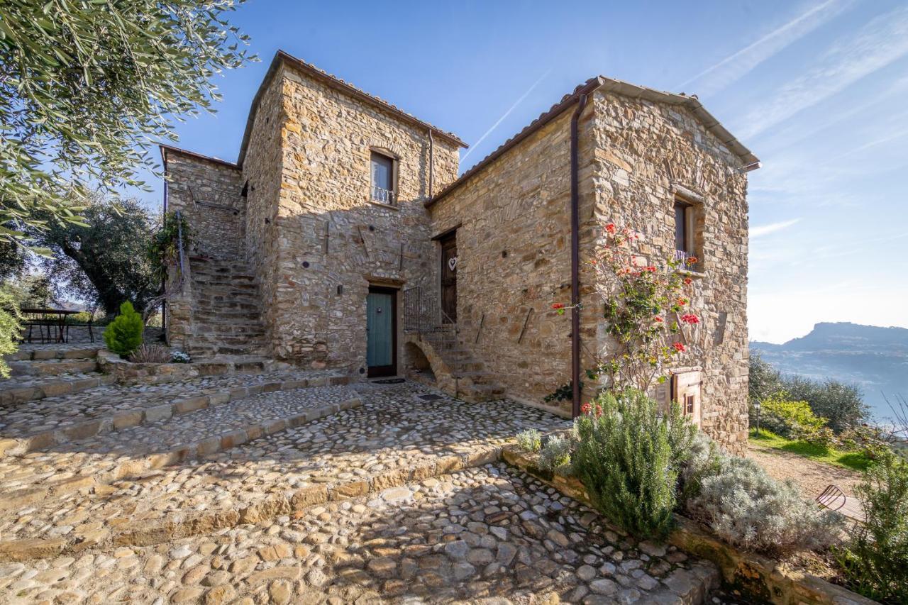 Agriturismo C'Era Una Volta カンポロッソ エクステリア 写真