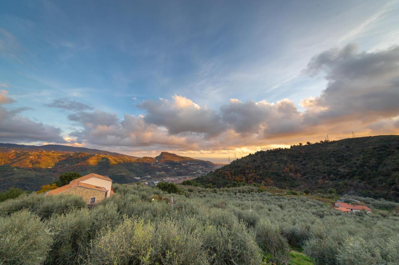 Agriturismo C'Era Una Volta カンポロッソ エクステリア 写真