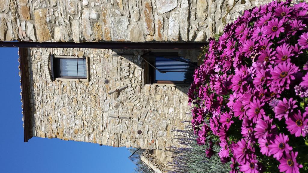 Agriturismo C'Era Una Volta カンポロッソ エクステリア 写真