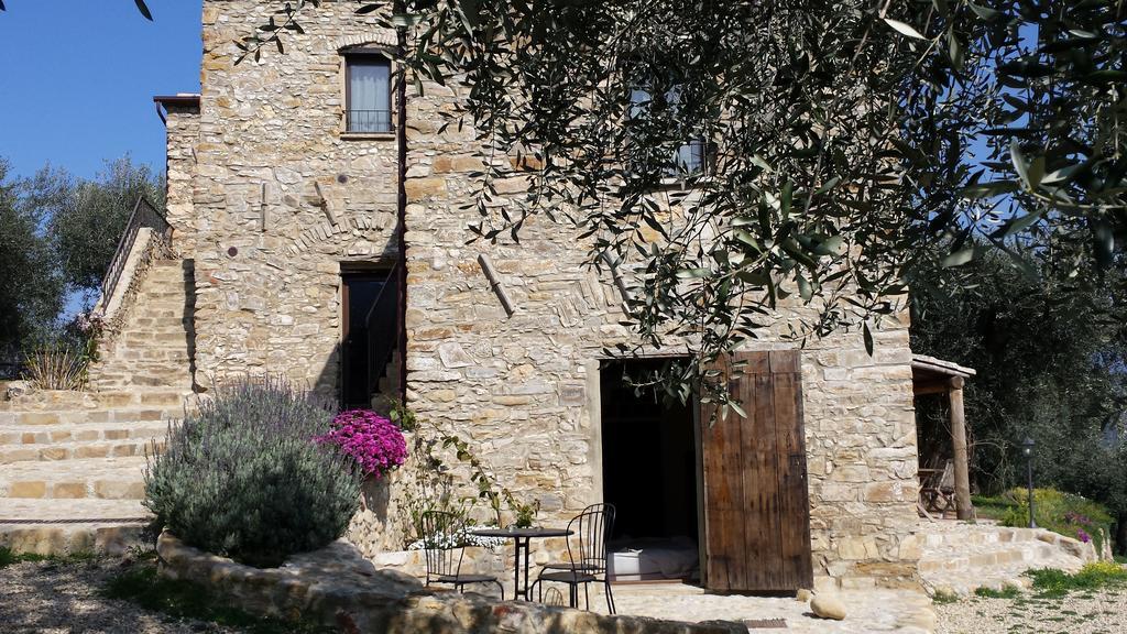Agriturismo C'Era Una Volta カンポロッソ エクステリア 写真